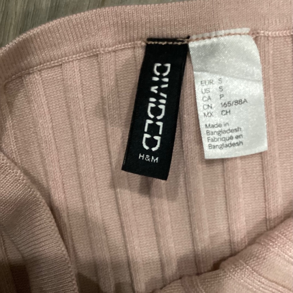 H&M Top - Picture 2 of 5